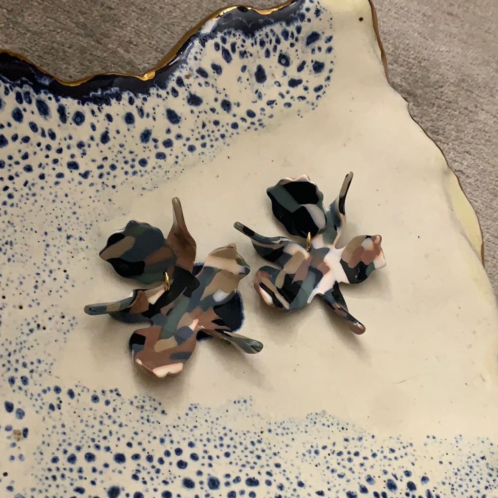 Lele Sadoughi Small Paper Lily Earrings